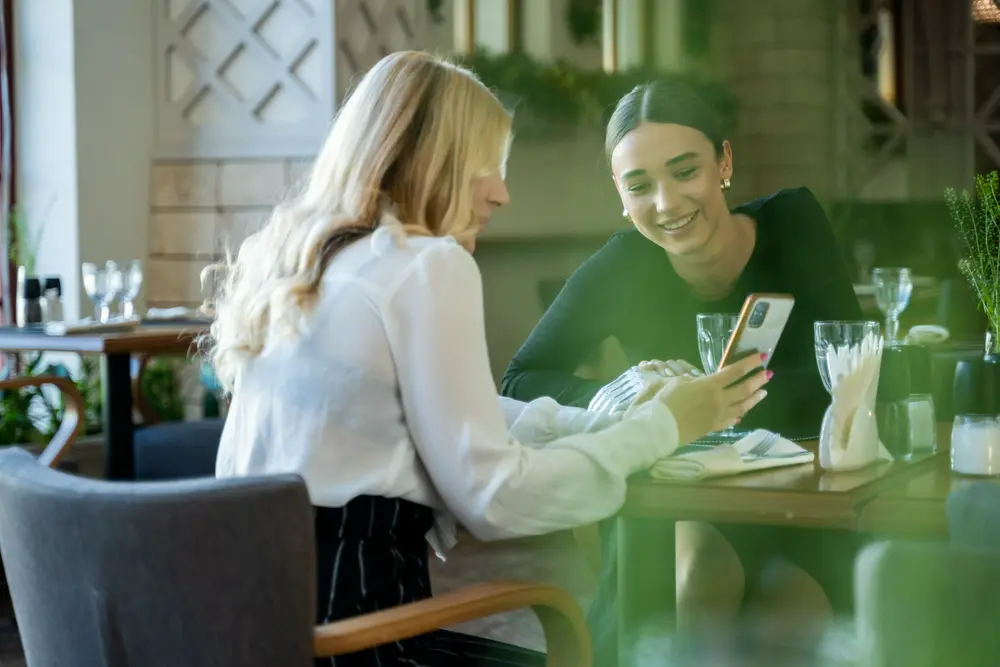 Restaurante usando WhatsApp para recibir pedidos en El Salvador