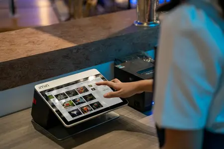 Calculadora y factura de IVA para restaurantes en El Salvador